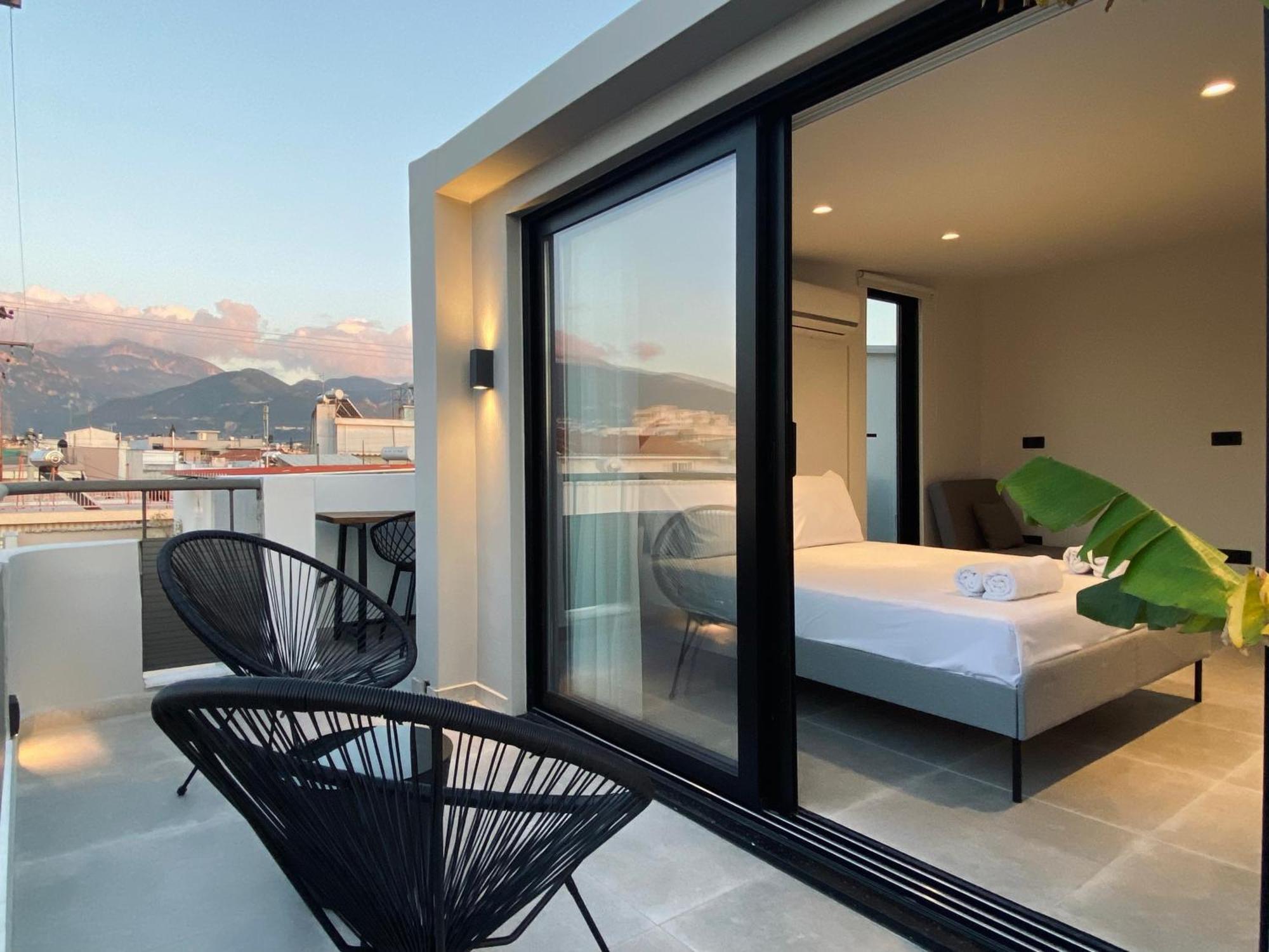 Hyperion Penthouse Lejlighed Patras Eksteriør billede